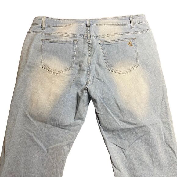 VIP JEANS Light Wash Distressed Plus Size - Picture 2 of 11